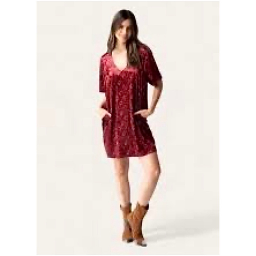 Natural Life Women’s Sz M Red Floral Velvet Dress Short Sleeve Mini Pockets